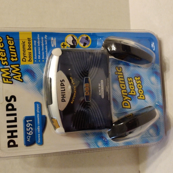 NWT Philips AQ 6591 stereo radio cassette player - Picture 1 of 11